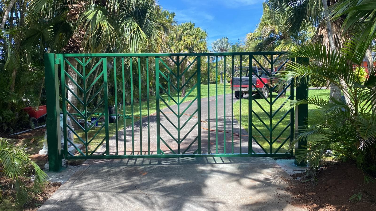 Custom Gate — Maui